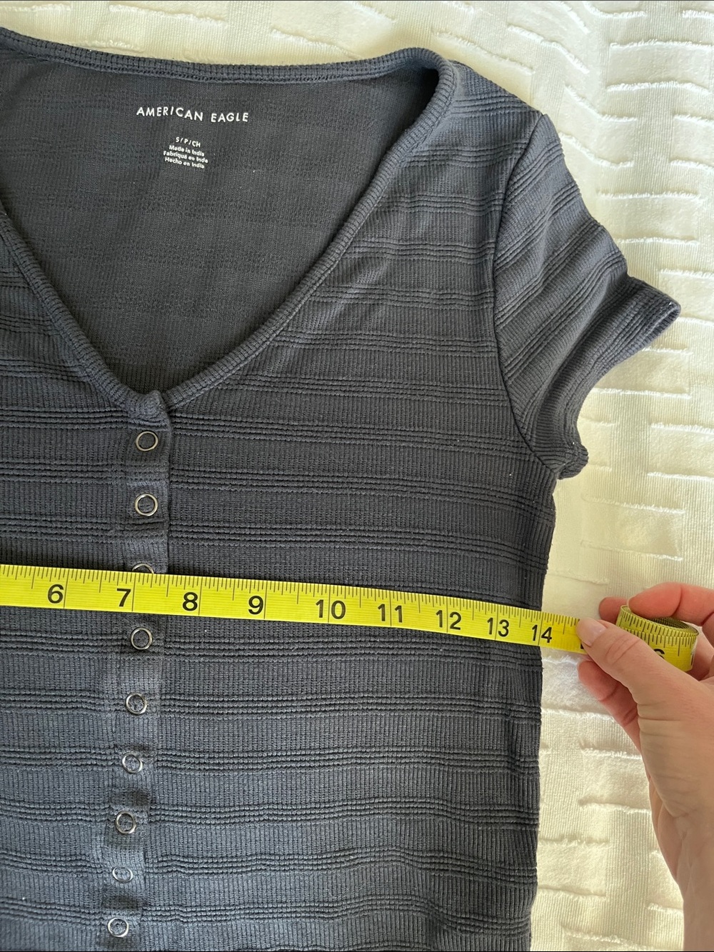 American Eagle Outfitters Blue/Grey Button-Front V-Neck Short Sleeve Crop Top Sm - Picture 7 of 7